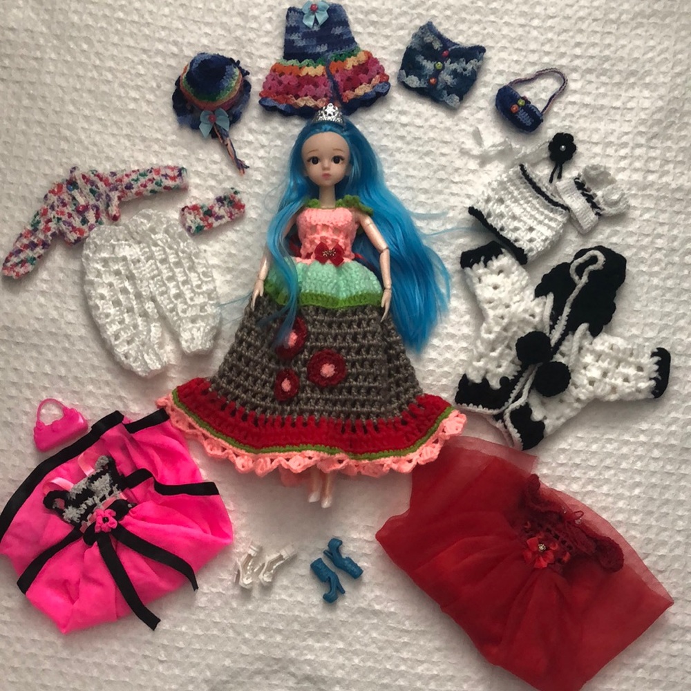 Cute doll with 6 crochet sets 30 cm doll with joints and long hair